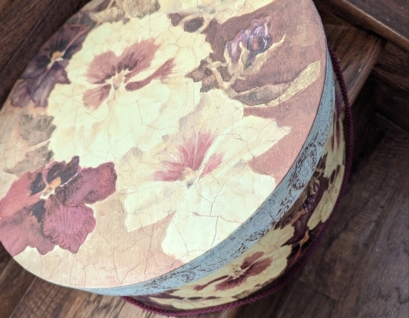 Vintage Teal and black fascinator hat and hat box - Picture 10 of 12